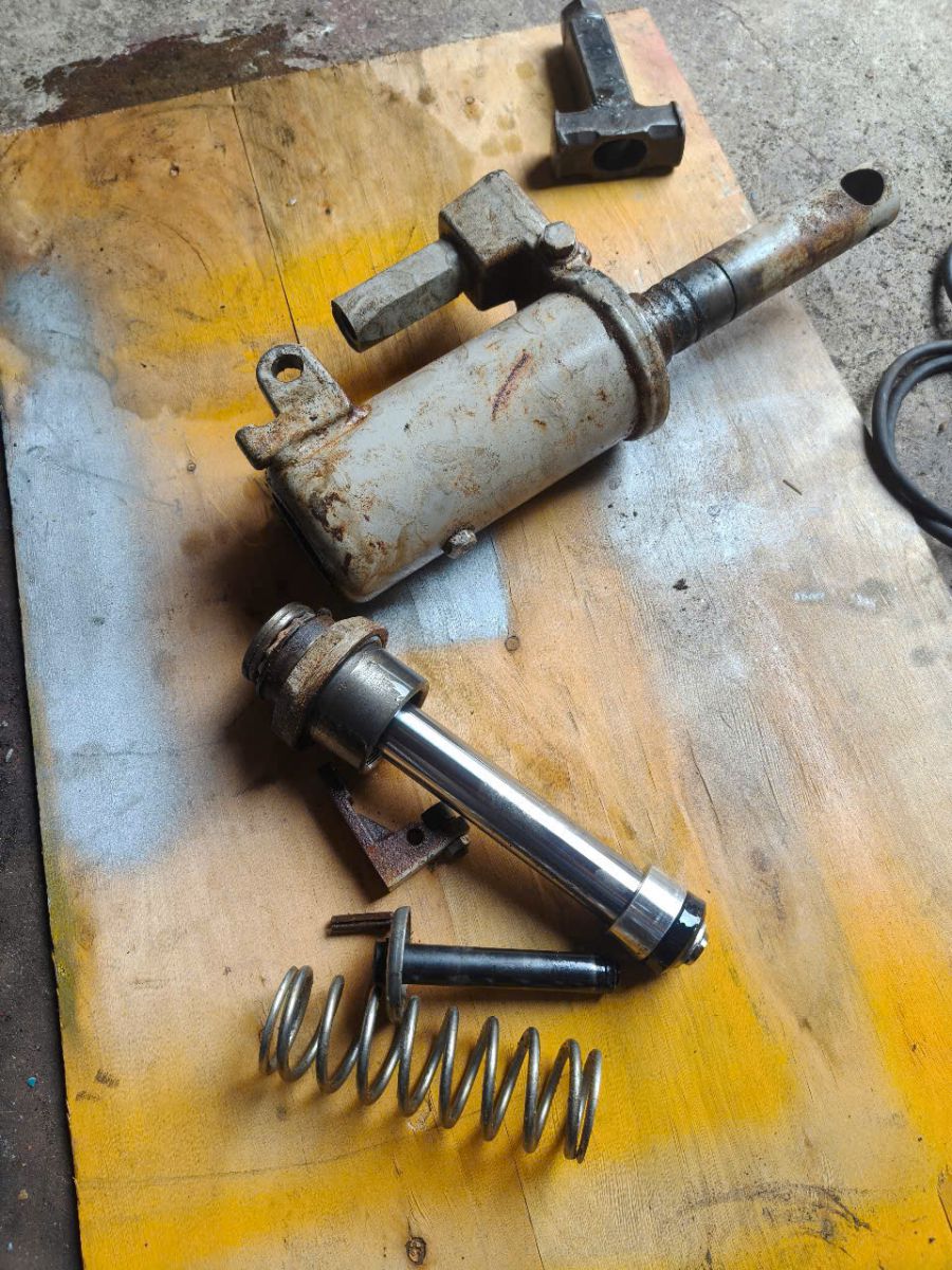 sua-chua-bom-thuy-luc-bishamon