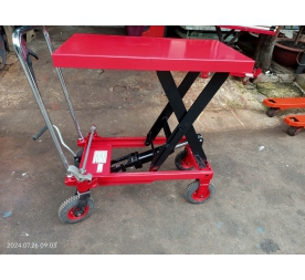 XE NÂNG MẶT BÀN 500KG SỬ DỤNG 4 BÁNH ĐẶC